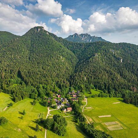 Apartmany Pod Rozsutcom - Zatkov Dvor - Prijazd Do Ubytovania Autom S Pohonom 4X4 Terchová Exteriör bild