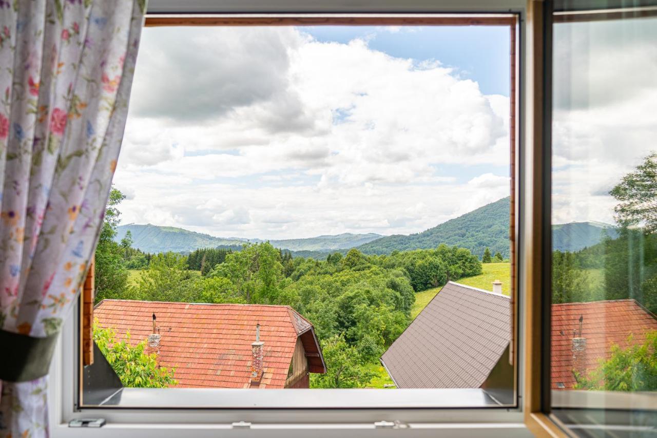 Apartmany Pod Rozsutcom - Zatkov Dvor - Prijazd Do Ubytovania Autom S Pohonom 4X4 Terchová Exteriör bild