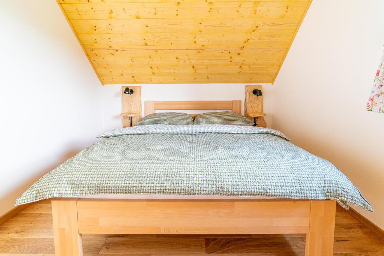 Apartmany Pod Rozsutcom - Zatkov Dvor - Prijazd Do Ubytovania Autom S Pohonom 4X4 Terchová Exteriör bild