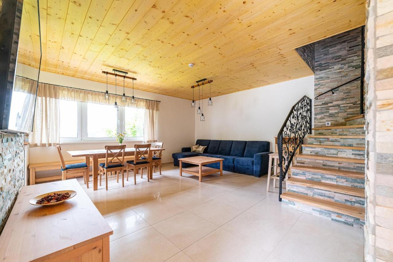 Apartmany Pod Rozsutcom - Zatkov Dvor - Prijazd Do Ubytovania Autom S Pohonom 4X4 Terchová Exteriör bild