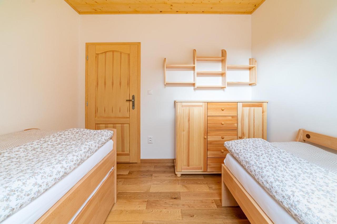 Apartmany Pod Rozsutcom - Zatkov Dvor - Prijazd Do Ubytovania Autom S Pohonom 4X4 Terchová Exteriör bild