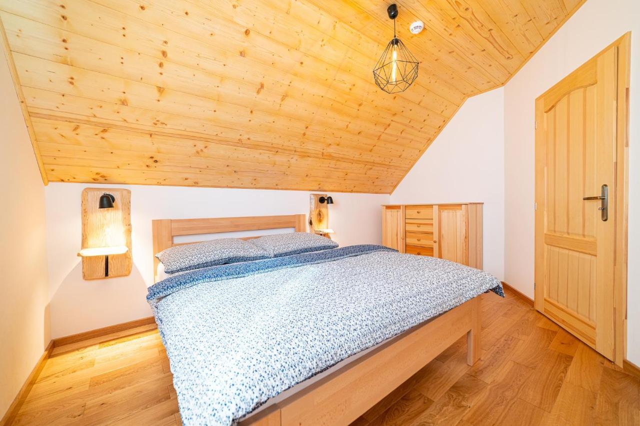Apartmany Pod Rozsutcom - Zatkov Dvor - Prijazd Do Ubytovania Autom S Pohonom 4X4 Terchová Exteriör bild