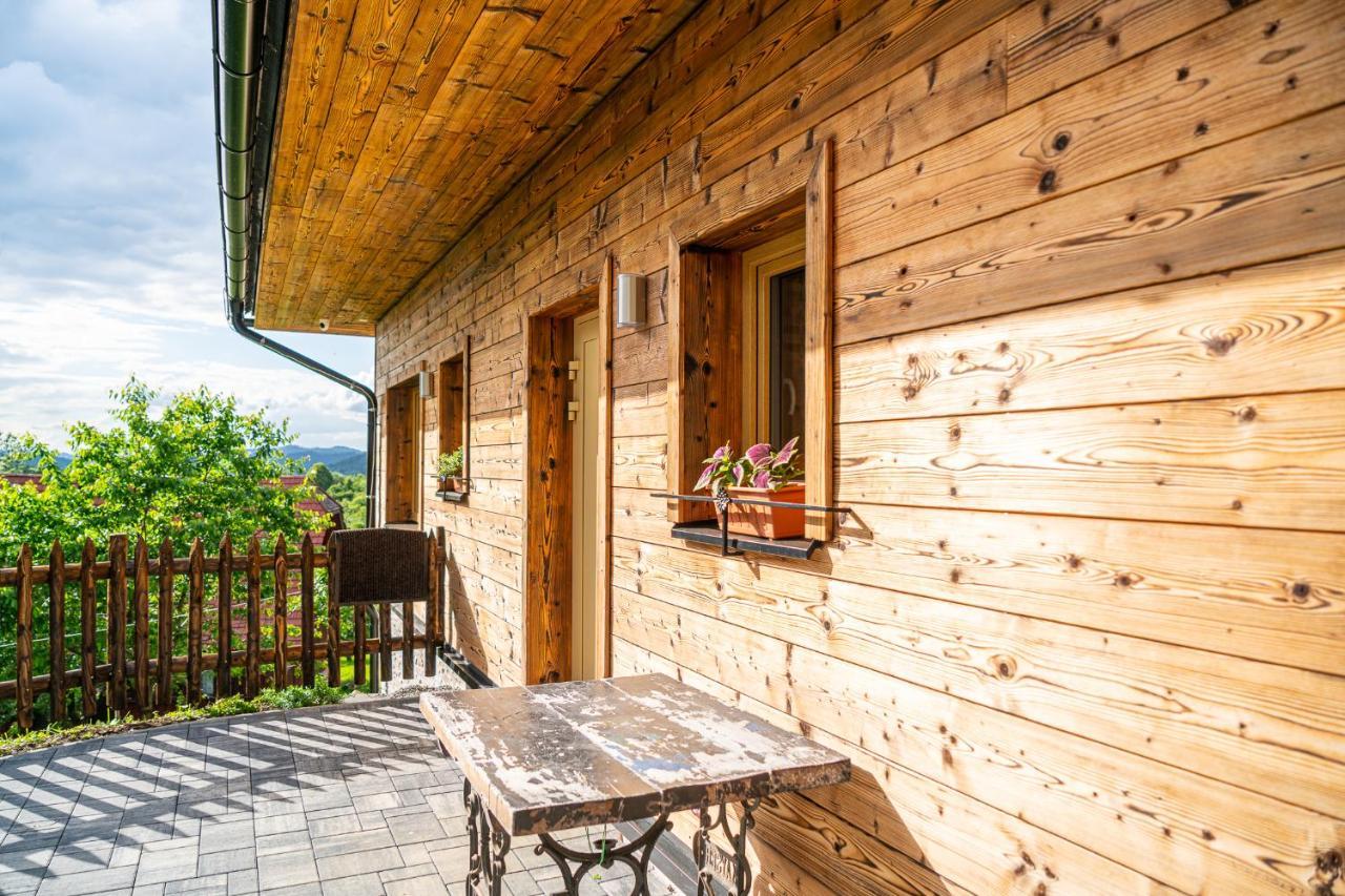 Apartmany Pod Rozsutcom - Zatkov Dvor - Prijazd Do Ubytovania Autom S Pohonom 4X4 Terchová Exteriör bild