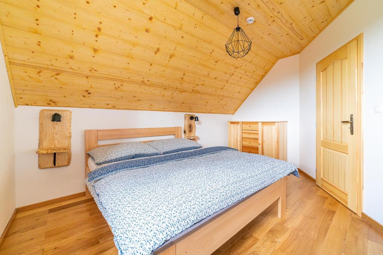 Apartmany Pod Rozsutcom - Zatkov Dvor - Prijazd Do Ubytovania Autom S Pohonom 4X4 Terchová Exteriör bild