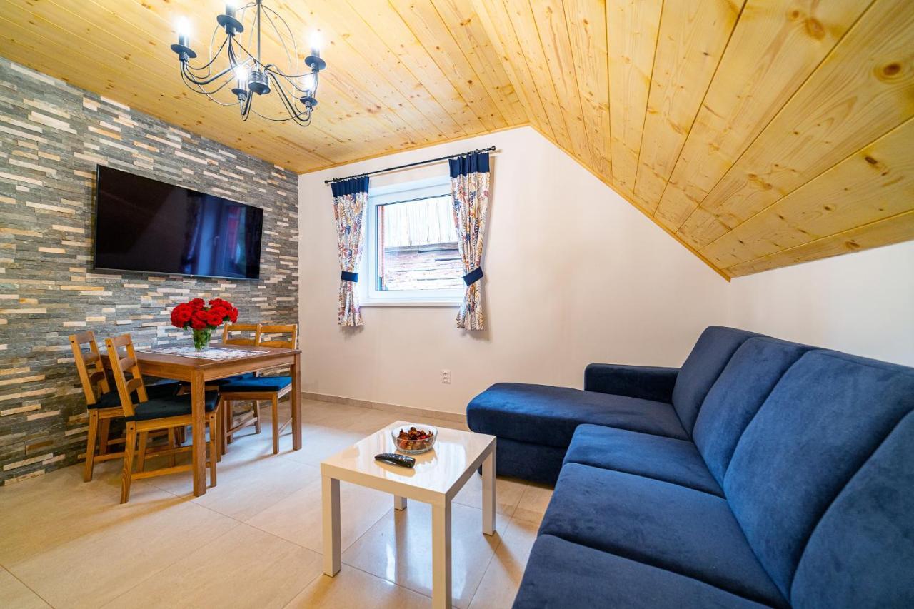 Apartmany Pod Rozsutcom - Zatkov Dvor - Prijazd Do Ubytovania Autom S Pohonom 4X4 Terchová Exteriör bild