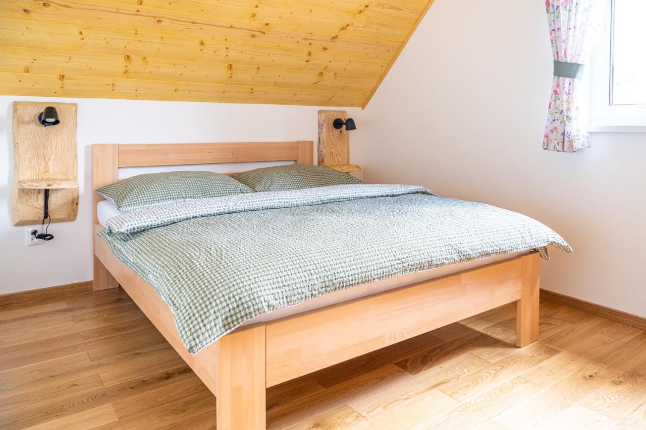 Apartmany Pod Rozsutcom - Zatkov Dvor - Prijazd Do Ubytovania Autom S Pohonom 4X4 Terchová Exteriör bild